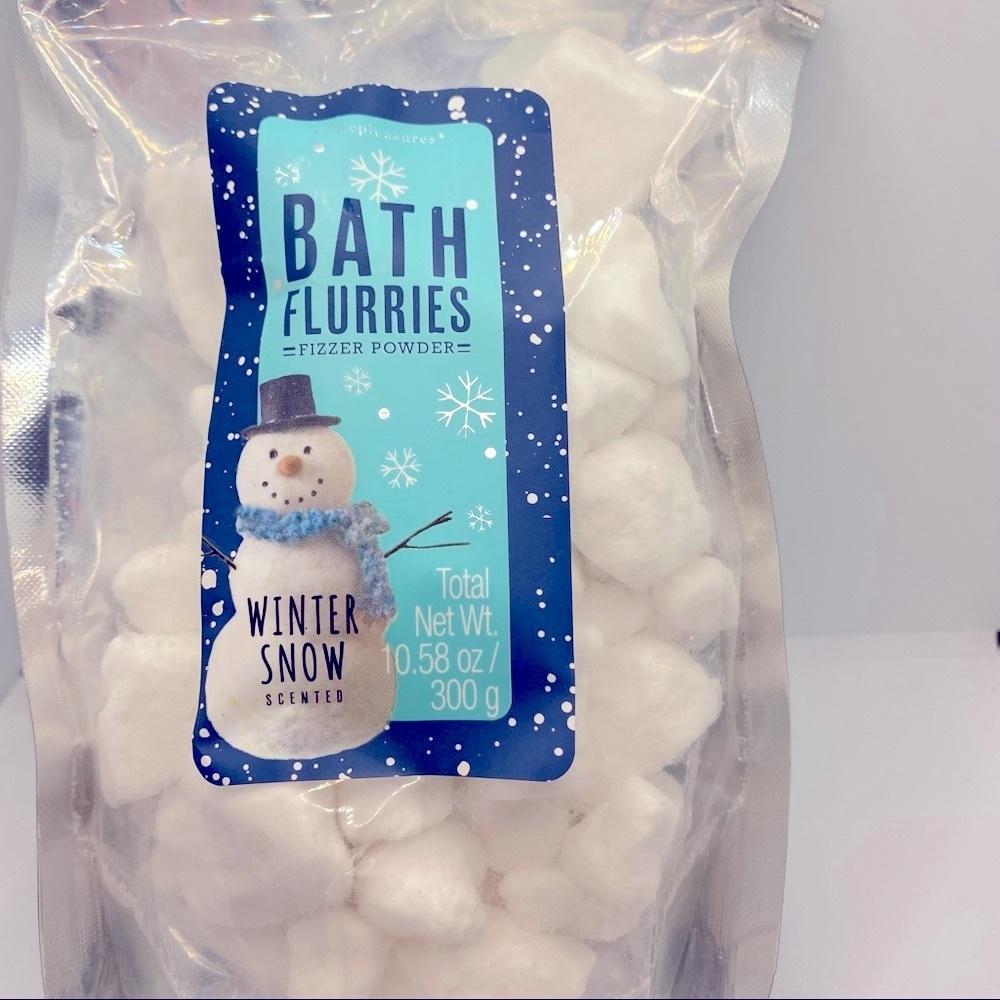 NWT Bath Fizzer Snow. A Great Gift!! Adorable BRAND NEW IN PACKAGING!